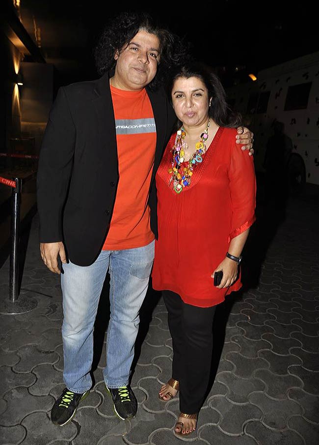 'हाउसफुल-2: द डर्टी डजन' का फर्स्‍ट लुक लॉन्‍च | जिस्‍म दिखाने की होड