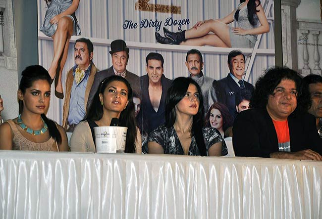 'हाउसफुल-2: द डर्टी डजन' का फर्स्‍ट लुक लॉन्‍च | जिस्‍म दिखाने की होड