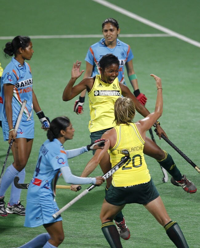 22 फरवरी 2012: तस्‍वीरों में देखें दिनभर की बड़ी खबरें | पढ़ें