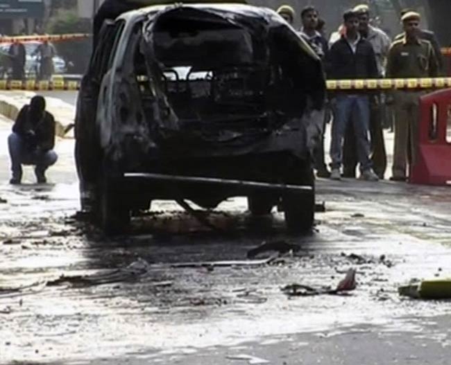 तस्‍वीरों में देखिए कैसे हुआ इजरायली दूतावास की कार में धमाका