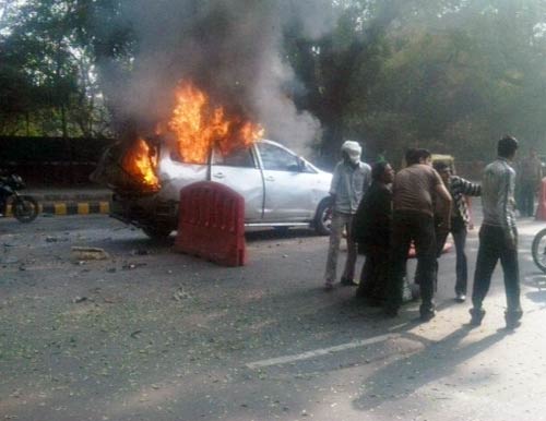 तस्‍वीरों में देखिए कैसे हुआ इजरायली दूतावास की कार में धमाका