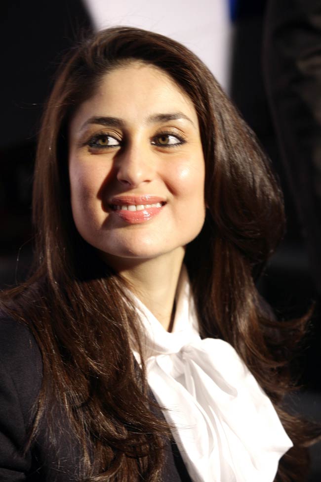 'एक मैं और एक तू' का प्रचार करते करीना व इमरान