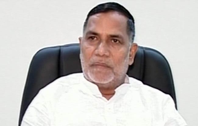 25 फरवरी 2012: तस्‍वीरों में देखें दिनभर की बड़ी खबरें | पढ़ें