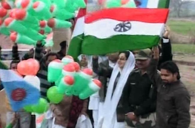 14 फरवरी 2012: तस्‍वीरों में देखें दिनभर की बड़ी खबरें | पढ़ें