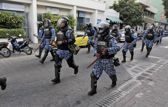 मालदीव में मोहम्मद नशीद के इस्तीफे के बाद हिंसा-प्रदर्शन