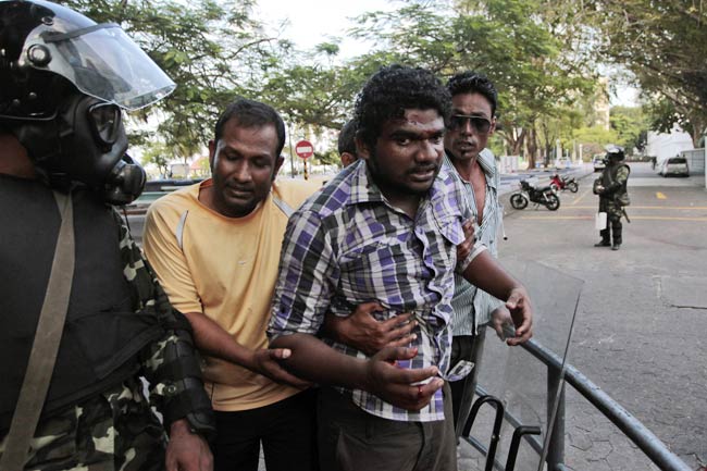 मालदीव में मोहम्मद नशीद के इस्तीफे के बाद हिंसा-प्रदर्शन