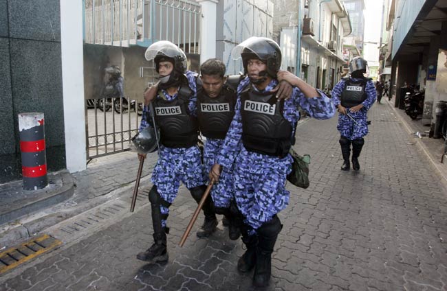 मालदीव में मोहम्मद नशीद के इस्तीफे के बाद हिंसा-प्रदर्शन