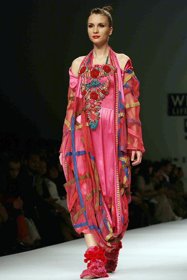 विल्‍स फैशन वीक के चौथे दिन की झलकियां...| फोटो: Day 3