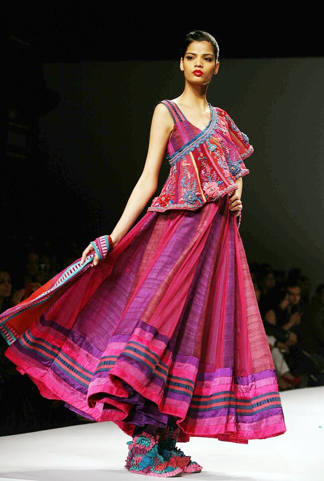 विल्‍स फैशन वीक के चौथे दिन की झलकियां...| फोटो: Day 3