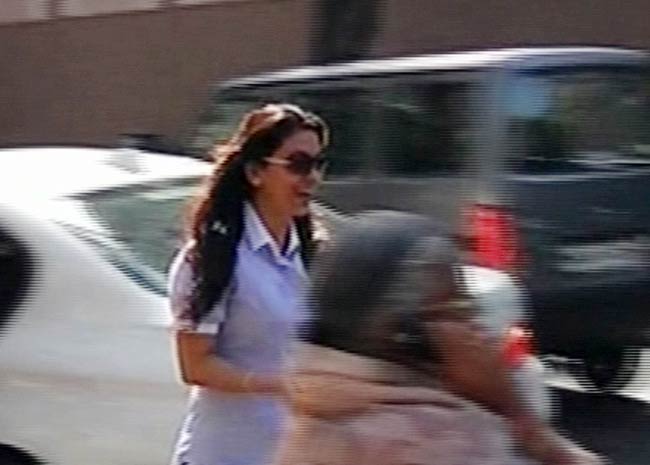 16 फरवरी 2012: तस्‍वीरों में देखें दिनभर की बड़ी खबरें  | पढ़ें