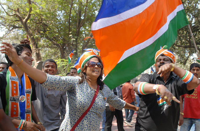 17 फरवरी 2012: तस्‍वीरों में देखें दिनभर की बड़ी खबरें | पढ़ें