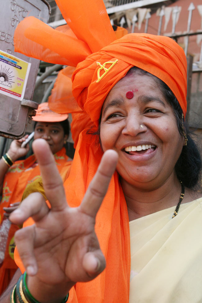 17 फरवरी 2012: तस्‍वीरों में देखें दिनभर की बड़ी खबरें | पढ़ें