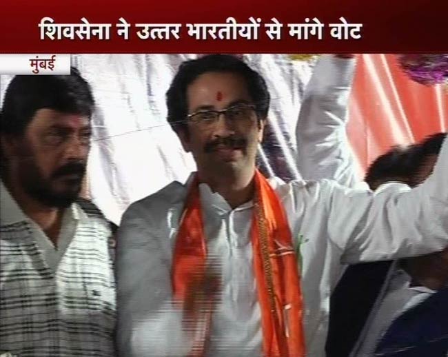 7 फरवरी 2012: तस्‍वीरों में देखें दिनभर की बड़ी खबरें