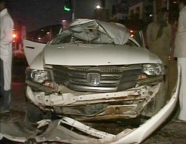 06 फरवरी 2012: तस्‍वीरों में देखें दिनभर की बड़ी खबरें | पढ़ें