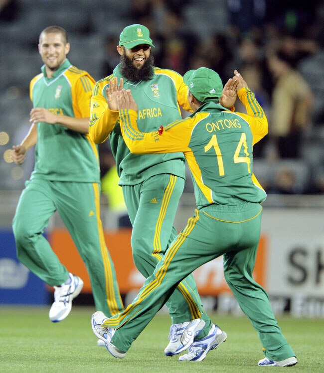 22 फरवरी 2012: तस्‍वीरों में देखें दिनभर की बड़ी खबरें | पढ़ें