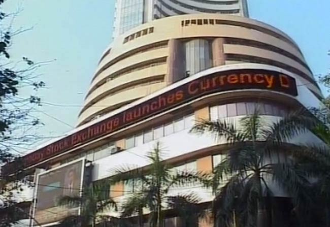 7 फरवरी 2012: तस्‍वीरों में देखें दिनभर की बड़ी खबरें