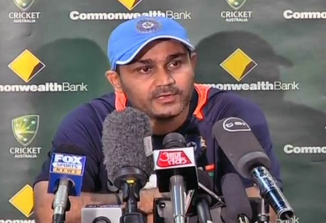 7 फरवरी 2012: तस्‍वीरों में देखें दिनभर की बड़ी खबरें