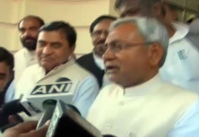 24 फरवरी 2012: तस्‍वीरों में देखें दिनभर की बड़ी खबरें | पढ़ें