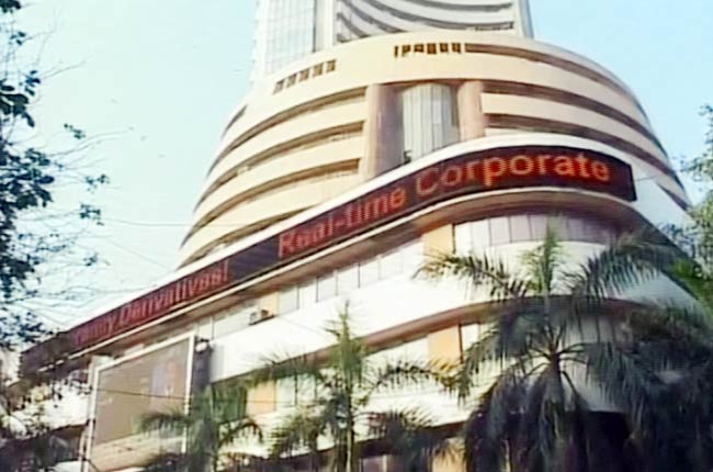 27 फरवरी 2012: तस्‍वीरों में देखें दिनभर की बड़ी खबरें