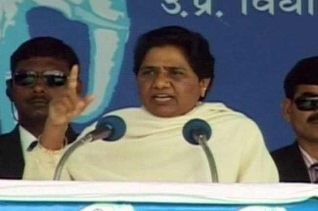 24 फरवरी 2012: तस्‍वीरों में देखें दिनभर की बड़ी खबरें | पढ़ें