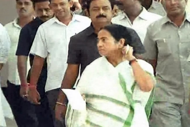 22 फरवरी 2012: तस्‍वीरों में देखें दिनभर की बड़ी खबरें | पढ़ें