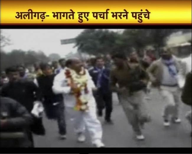 8 फरवरी 2012: तस्‍वीरों में देखें दिनभर की बड़ी खबरें । पढ़ें