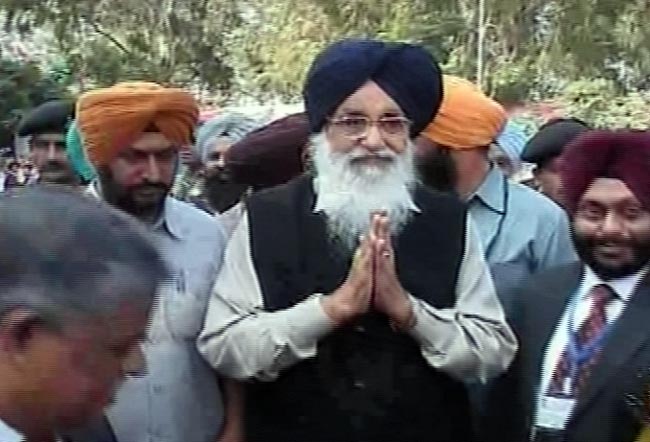 24 फरवरी 2012: तस्‍वीरों में देखें दिनभर की बड़ी खबरें | पढ़ें