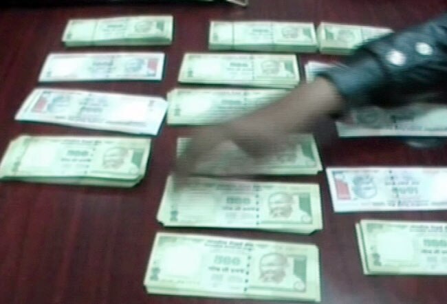 05 फरवरी 2012: तस्‍वीरों में देखें दिनभर की बड़ी खबरें | पढ़ें