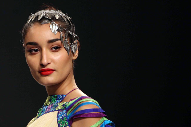 17 फरवरी 2012: तस्‍वीरों में देखें दिनभर की बड़ी खबरें | पढ़ें