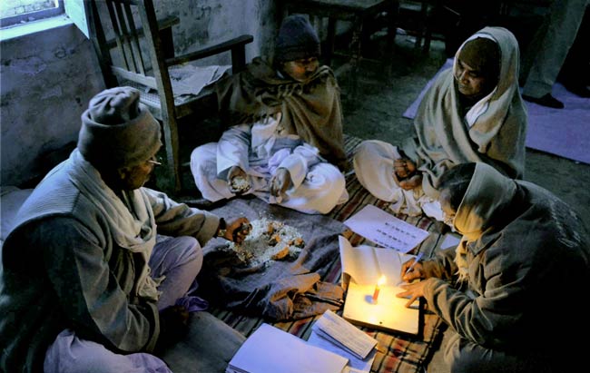 तस्‍वीरों में यूपी के चुनावी घमासान का दूसरा दौर...