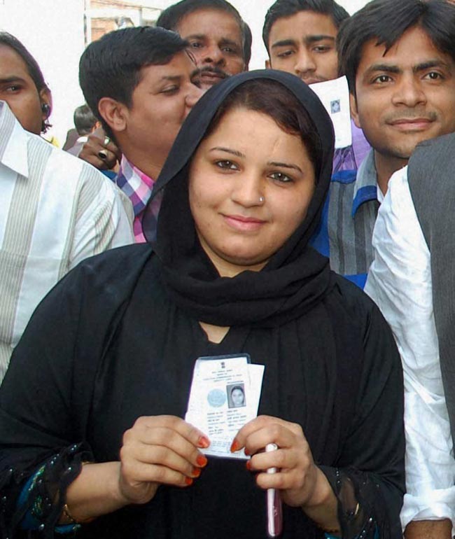 देखिए यूपी में पांचवे दौर के चुनाव की तस्‍वीरें