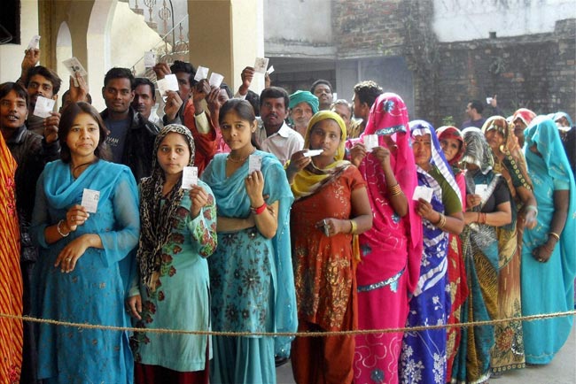 देखिए यूपी में पांचवे दौर के चुनाव की तस्‍वीरें