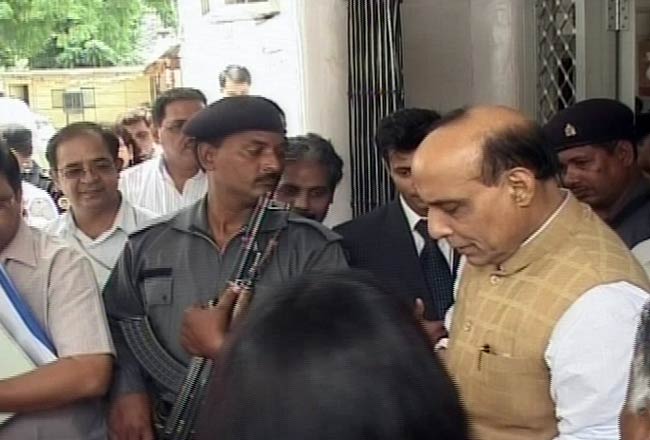 25 फरवरी 2012: तस्‍वीरों में देखें दिनभर की बड़ी खबरें | पढ़ें