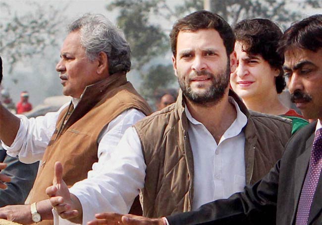 भाई राहुल के साथ प्रियंका ने किया रोड शो