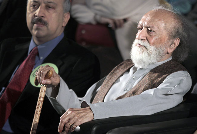 पं. रविशंकर के सितारवादन से मुग्‍ध हुए बैंगलोरवासी