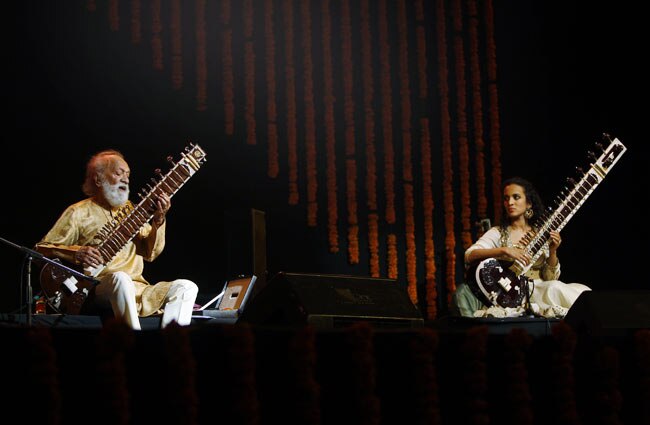 पं. रविशंकर के सितारवादन से मुग्‍ध हुए बैंगलोरवासी