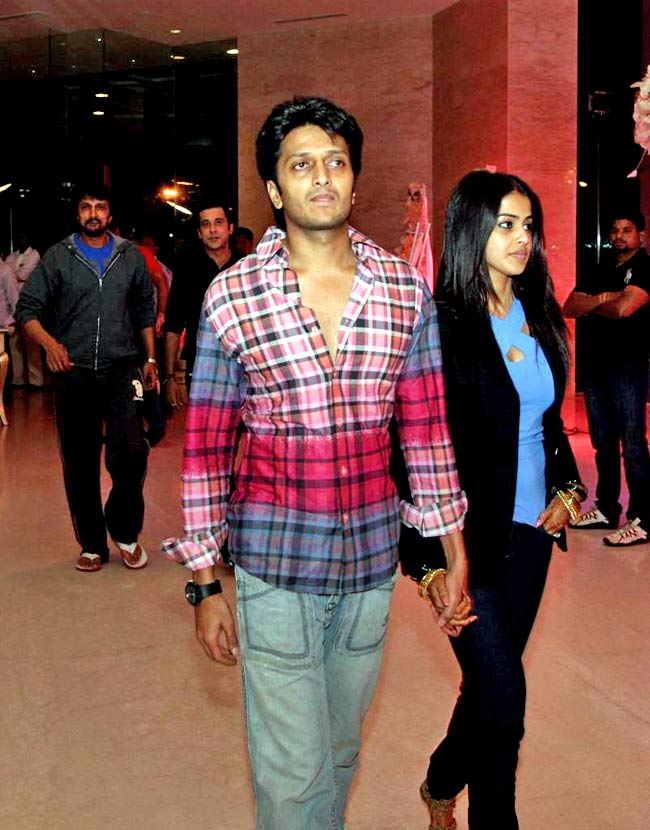 सेलिब्रेटी क्रिकेट लीग में सितारे | सबसे अमीर मॉडल