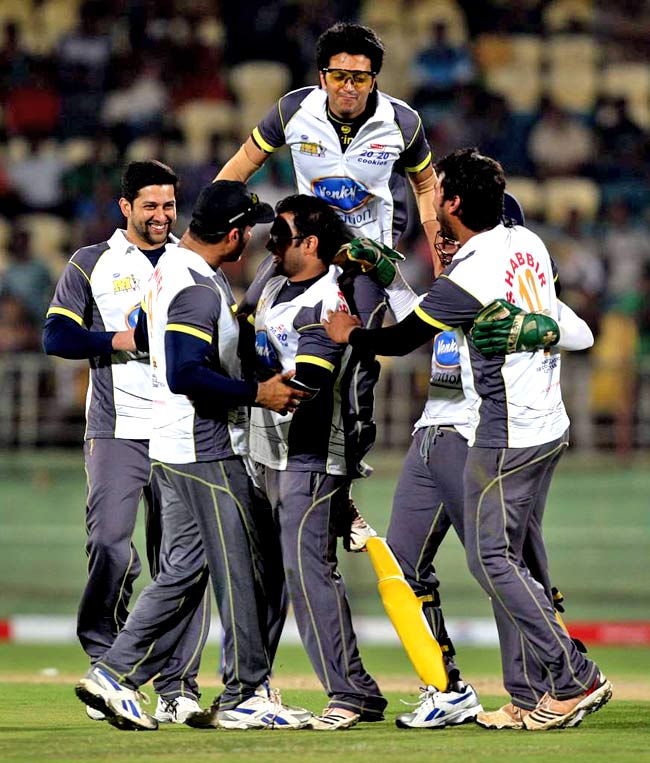 सेलिब्रेटी क्रिकेट लीग में सितारे | सबसे अमीर मॉडल