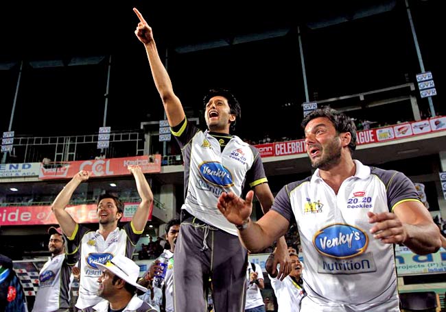 सेलिब्रेटी क्रिकेट लीग में सितारे | सबसे अमीर मॉडल