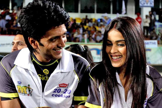 सेलिब्रेटी क्रिकेट लीग में सितारे | सबसे अमीर मॉडल