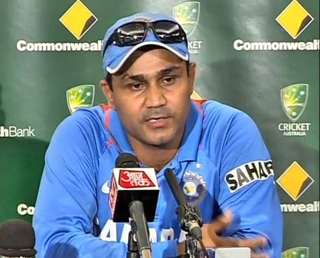 21 फरवरी 2012: तस्‍वीरों में देखें दिनभर की बड़ी खबरें | पढ़ें