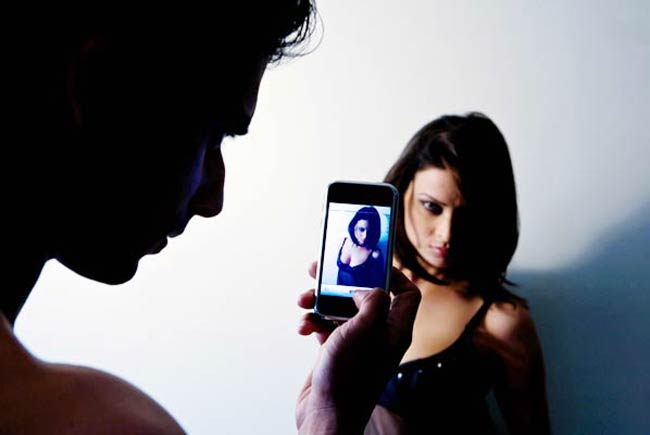 तस्‍वीरों से जानिए PORN की कहानी | न्यूड पूनम पांडे