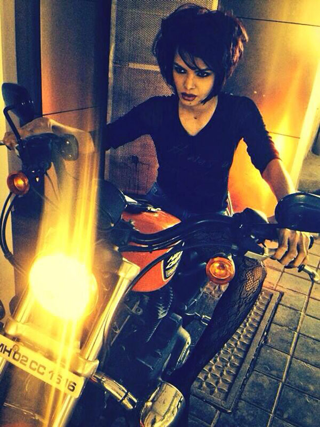 अब इससे कौन बचाएगा शर्लिन चोपड़ा को... | हॉट 'आइटम गर्ल'