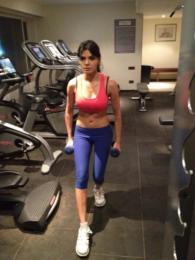 अब इससे कौन बचाएगा शर्लिन चोपड़ा को... | हॉट 'आइटम गर्ल'