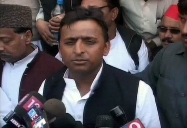 26 फरवरी 2012: तस्‍वीरों में देखें दिनभर की बड़ी खबरें | पढ़ें