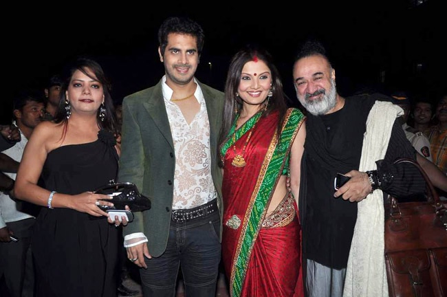 स्‍टारडस्‍ट अवॉर्ड की रात की रंगीनियां | बोल्‍ड होती बालाएं