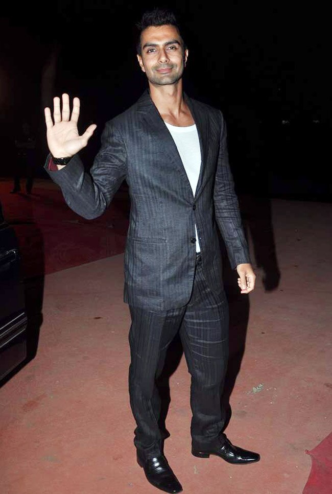 स्‍टारडस्‍ट अवॉर्ड की रात की रंगीनियां | बोल्‍ड होती बालाएं