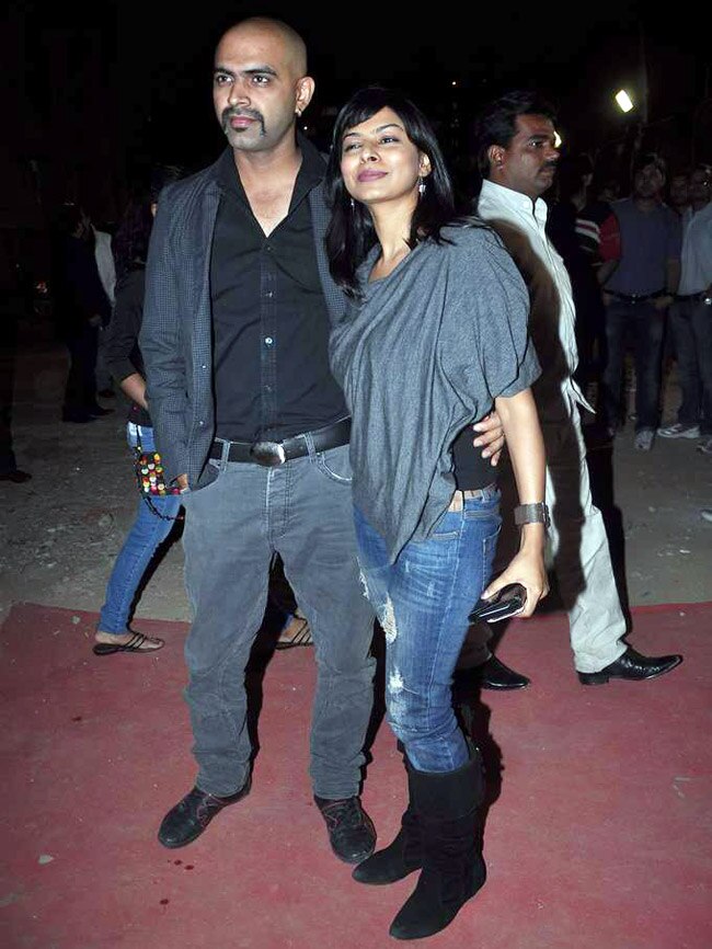 स्‍टारडस्‍ट अवॉर्ड की रात की रंगीनियां | बोल्‍ड होती बालाएं