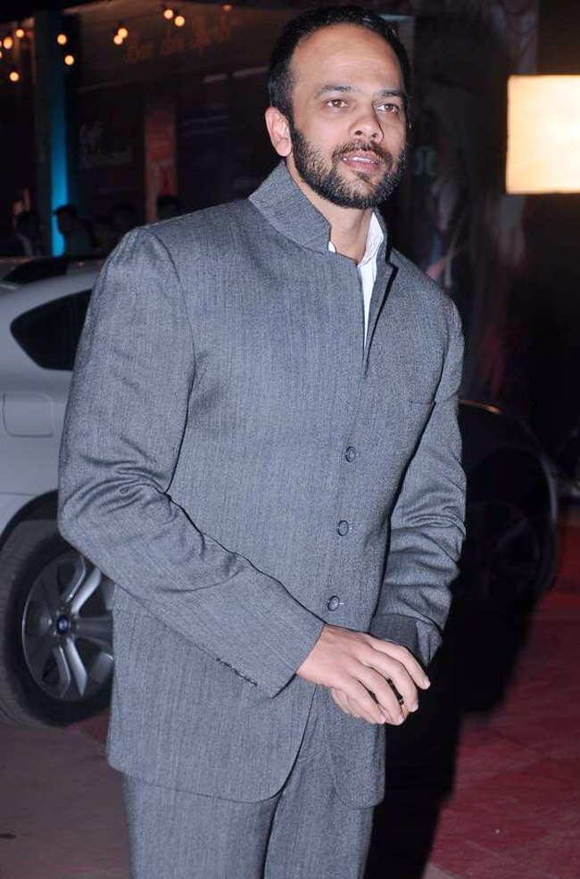 स्‍टारडस्‍ट अवॉर्ड की रात की रंगीनियां | बोल्‍ड होती बालाएं