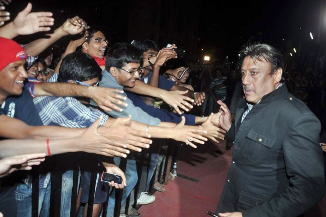 स्‍टारडस्‍ट अवॉर्ड की रात की रंगीनियां | बोल्‍ड होती बालाएं